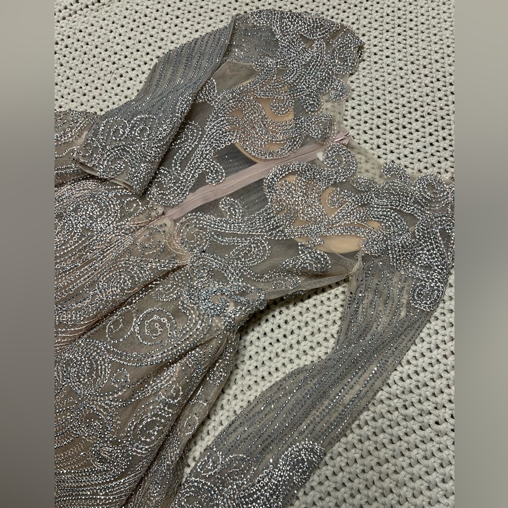 Luxury Party Gown - Picture 6 of 17
